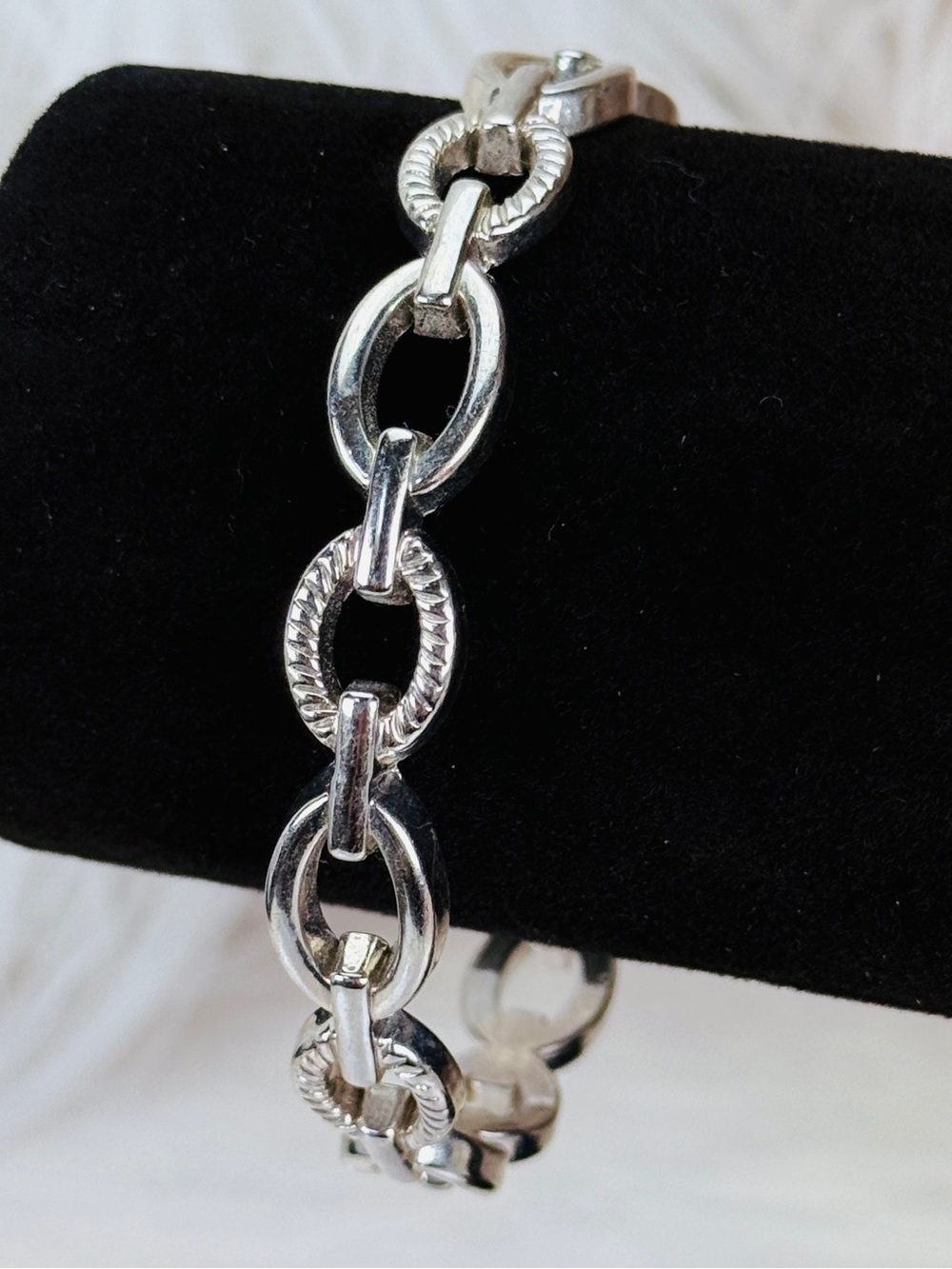 Silvertone weighted chainlink, bangle bracelet